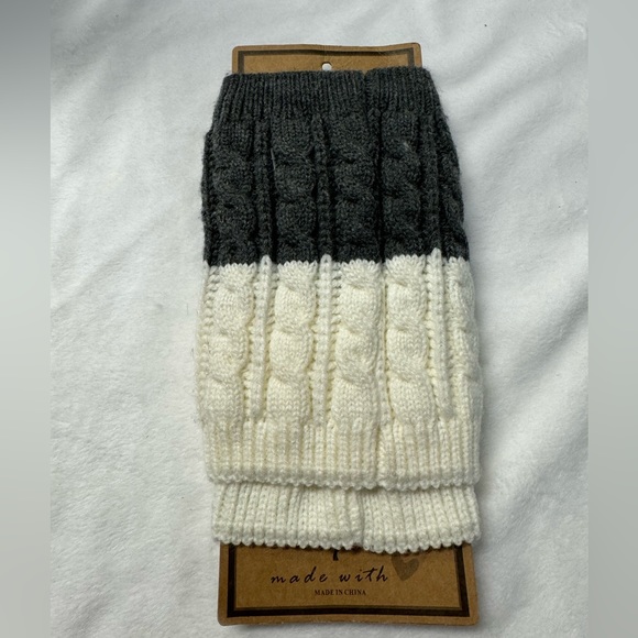 NWT CC Boot Toppers Gray & Cream Cable Knit - Picture 2 of 4